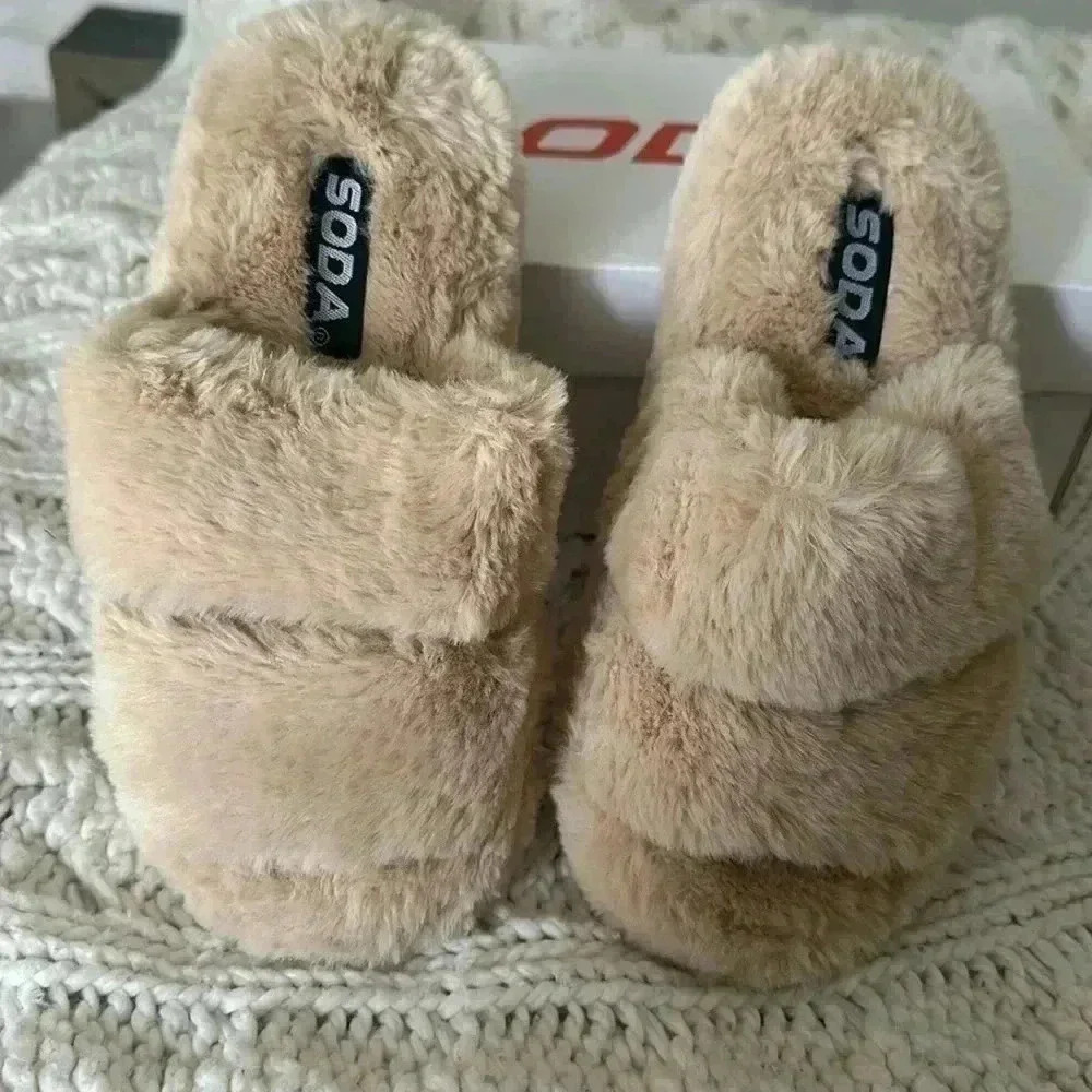 Furry sandals